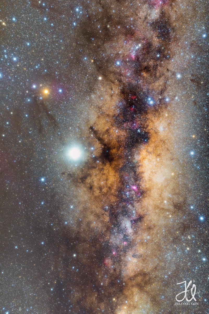 星辰璀璨这张照片是单张使用了改机和柔焦滤镜拍摄的 40mm f1.