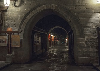 282198