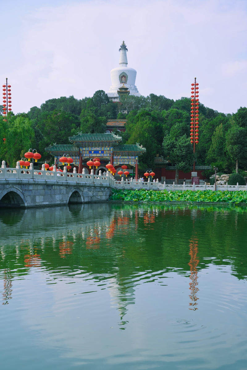 北京北海公园白塔