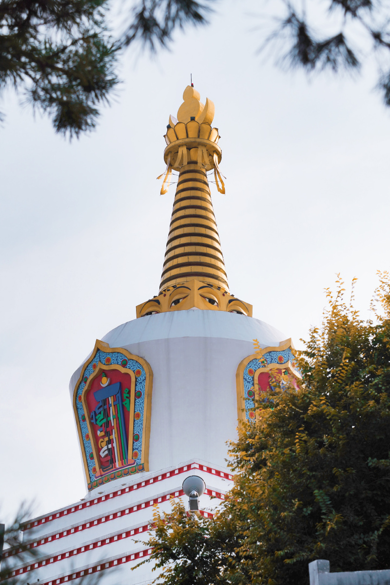 呼和浩特市区必打卡景点宝尔汗佛塔我很喜欢高耸的建筑和周围民居堆叠