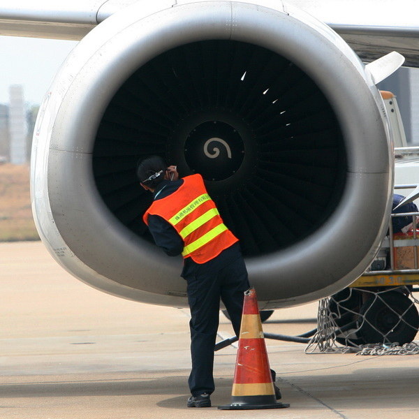 (组照)《地勤》