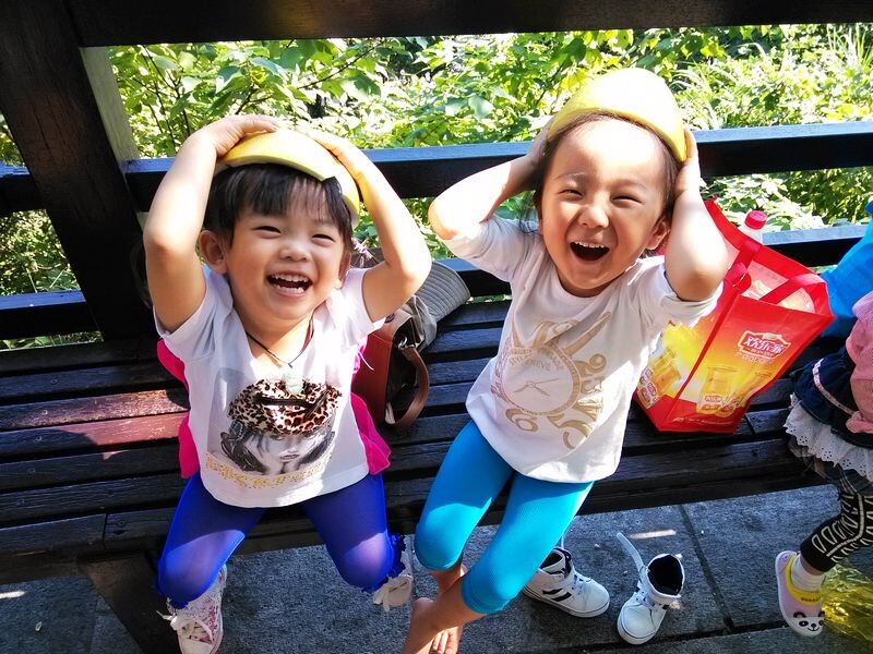 孩子纯真的笑是最能打动人的。