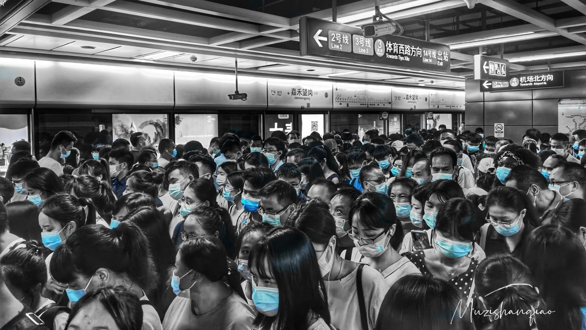 性瞬间带我看看,你的城市手机摄影小分队人群#广州地铁还没有人打赏