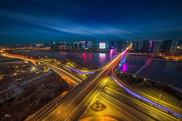 爬楼情结。入夜南中环。
