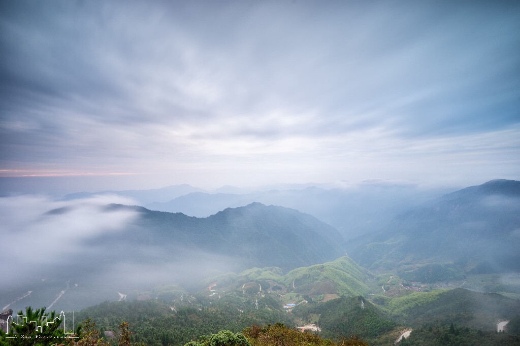 云绕山间