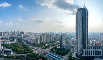 脚下这座城