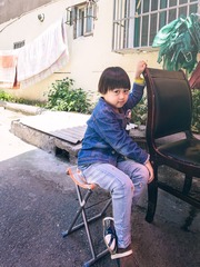 外婆家楼下的孩子