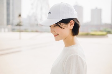 白