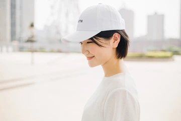 白