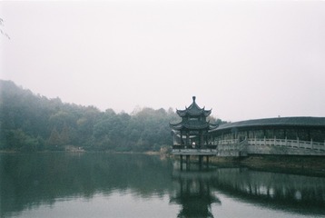静