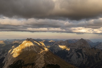 L1000233-1
