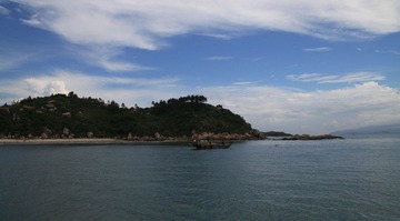 靠近海