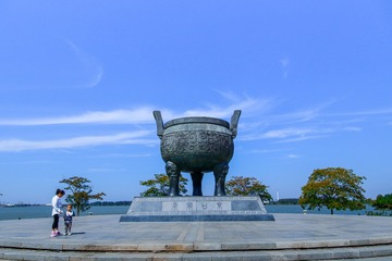 1625117