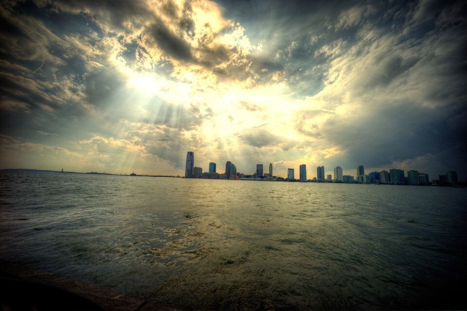 Hi Jersey City!<br />
这张是用photomatix pro弄得。。。