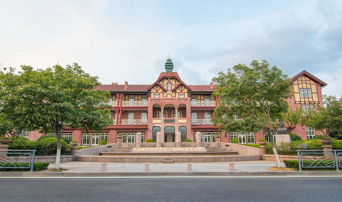 八大关的一些建筑,下午拍出来不好看,一点光感都没有,看来这里还是要