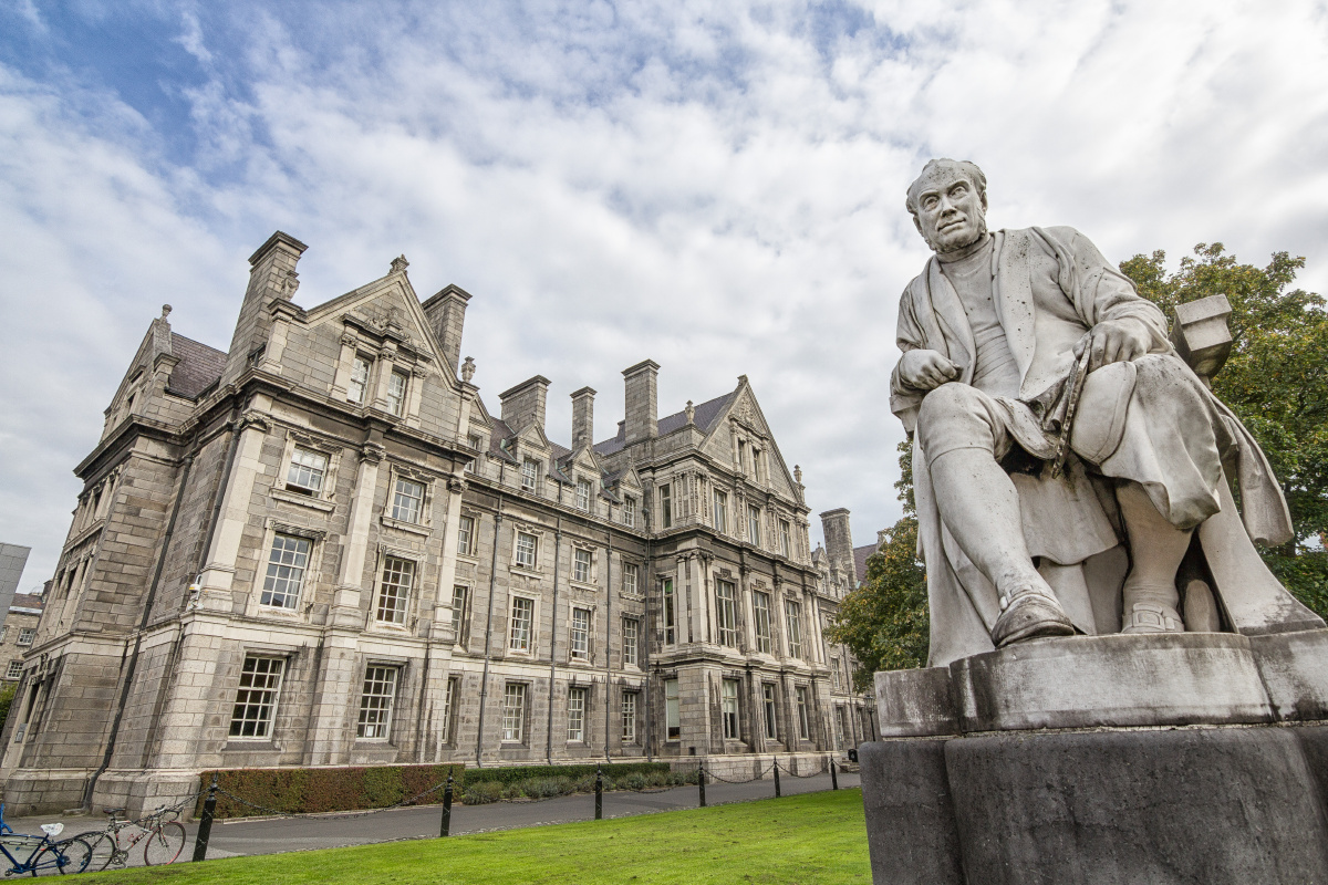 圣三一学院,不出意外的话明年应该就在这读书了