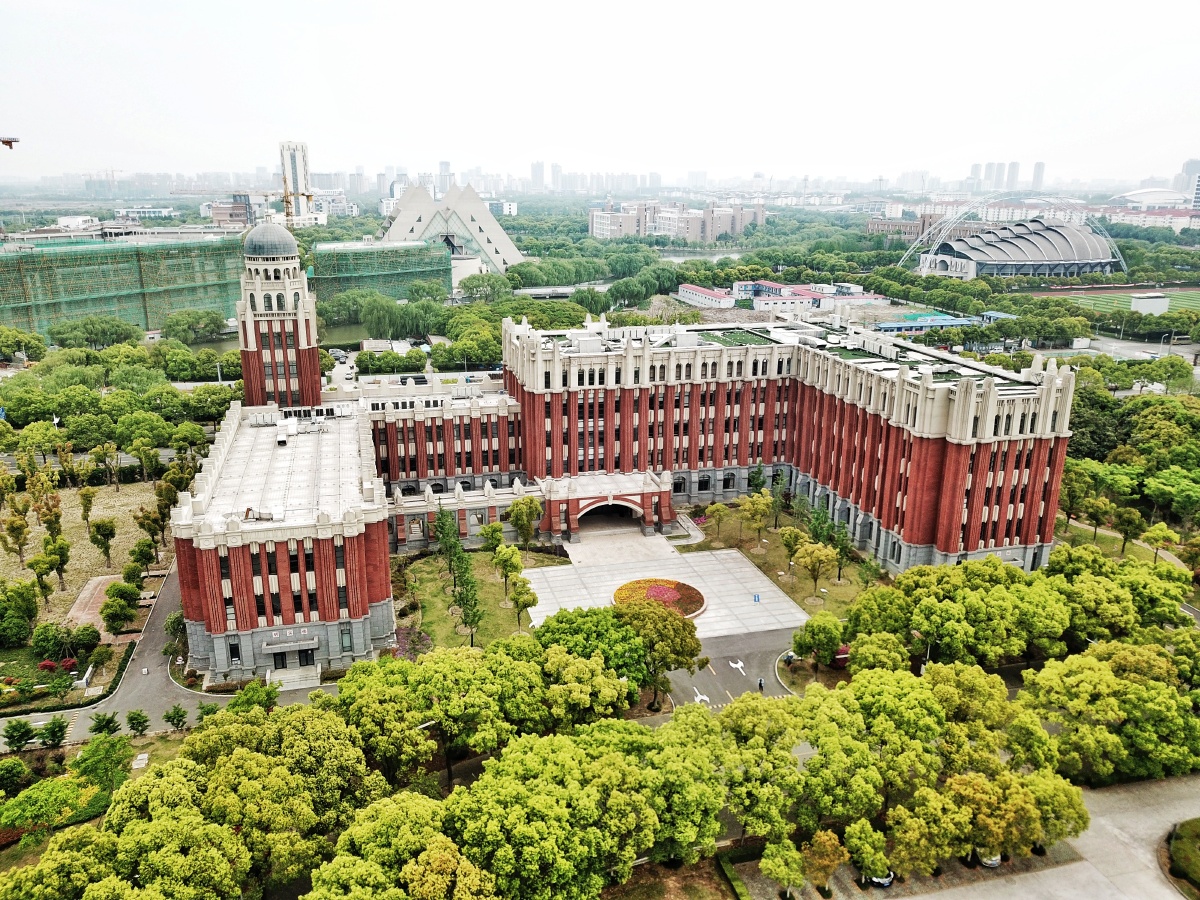 航拍校园华东政法大学