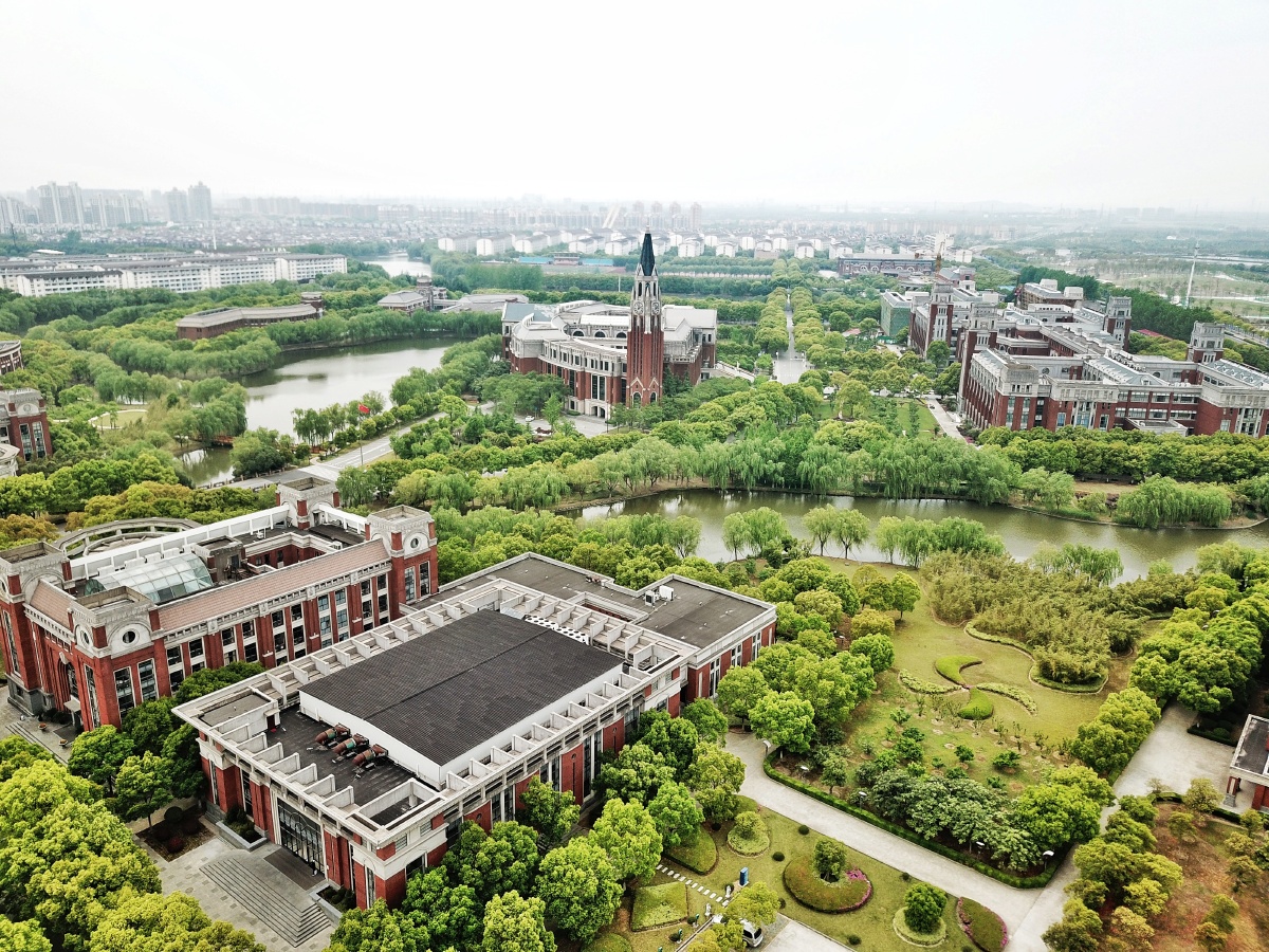 航拍校园华东政法大学