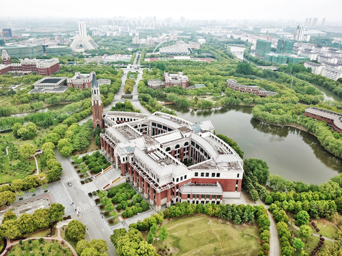 航拍校园华东政法大学