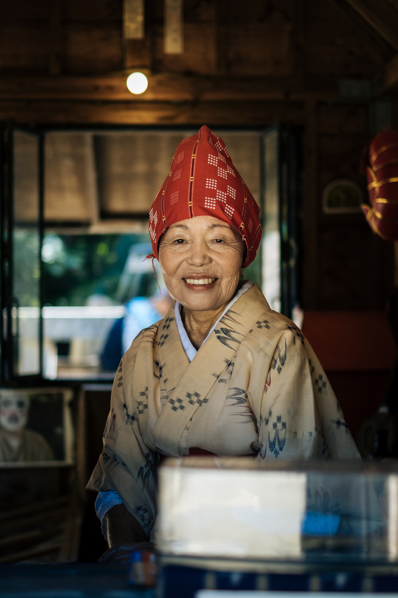 在琉球文化快要被日本磨灭的今天,只有极少数人还在守护这个古老民族.