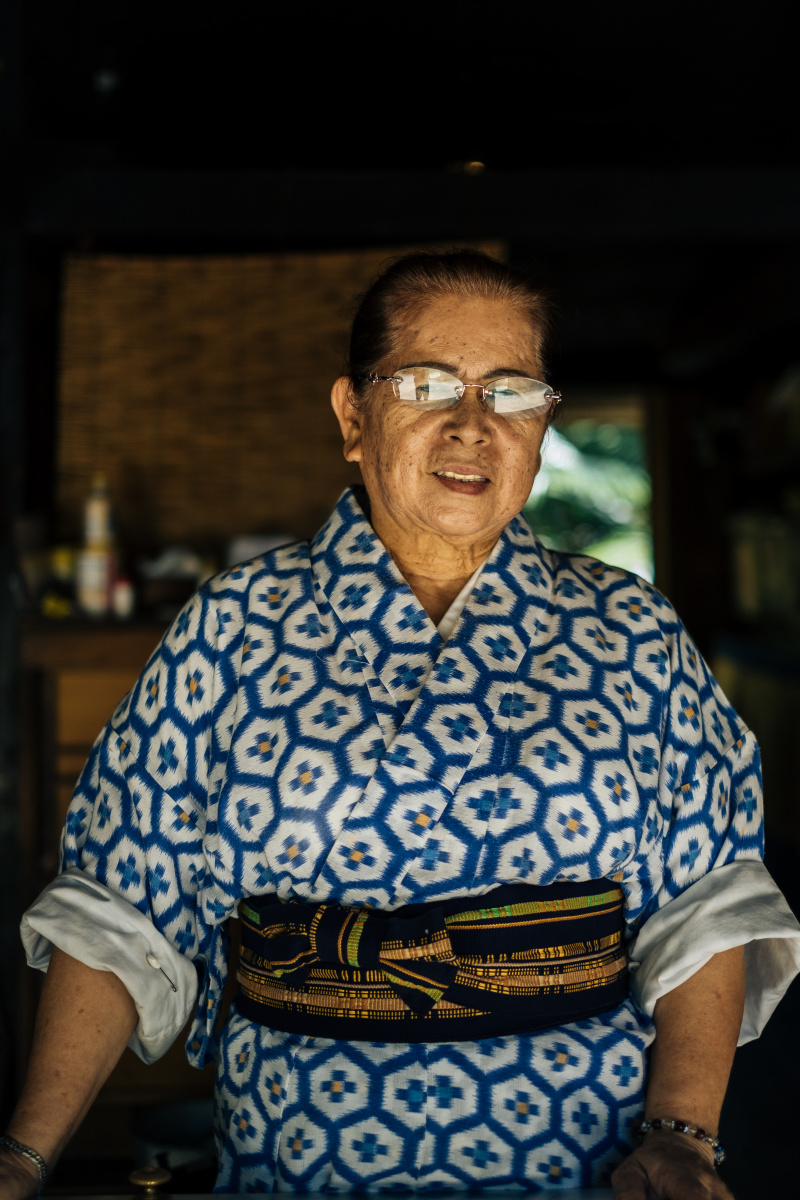 在琉球文化快要被日本磨灭的今天,只有极少数人还在守护这个古老民族.