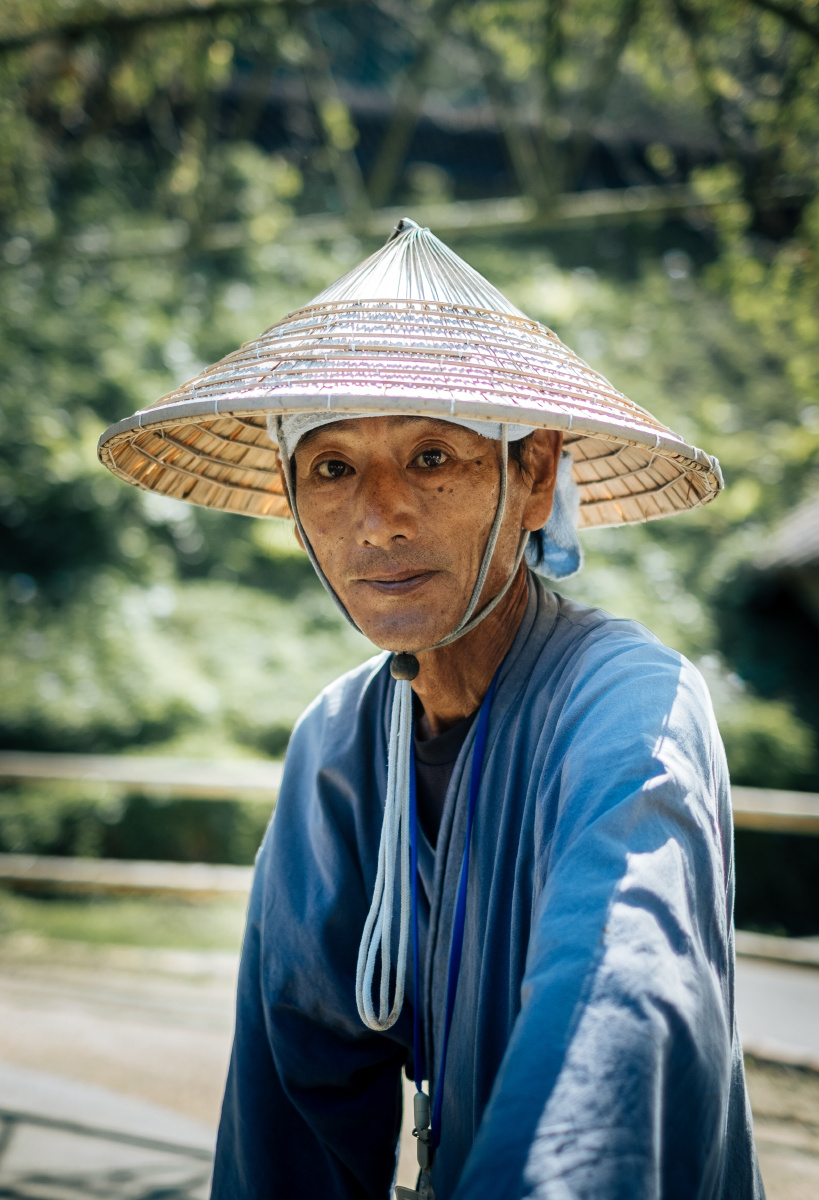 在琉球文化快要被日本磨灭的今天,只有极少数人还在守护这个古老民族.