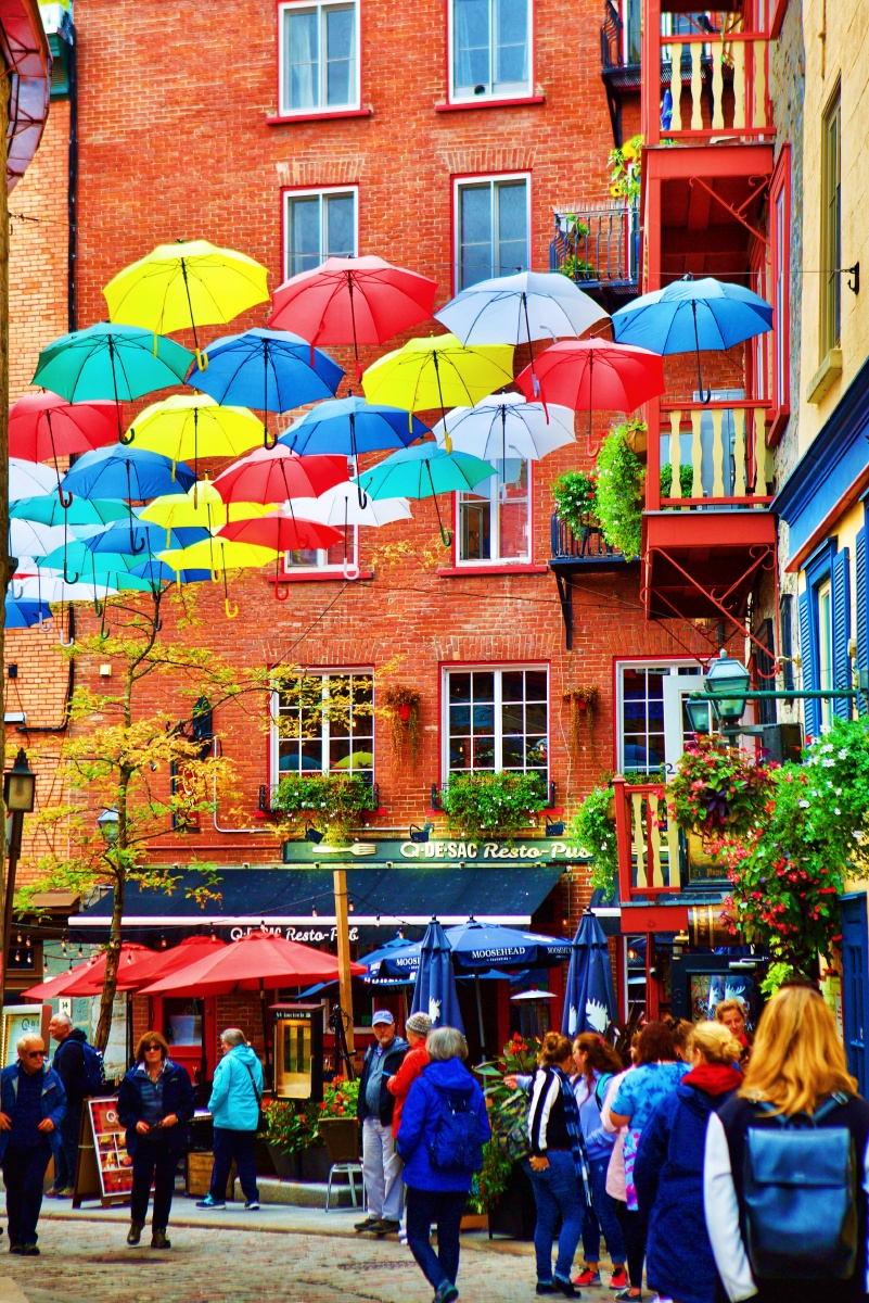 色彩艳丽的街道