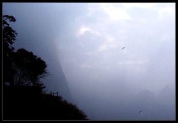 PB090381_