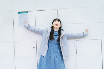 71896
