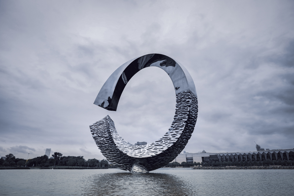 城市雕塑天津文化广场水中月雕塑