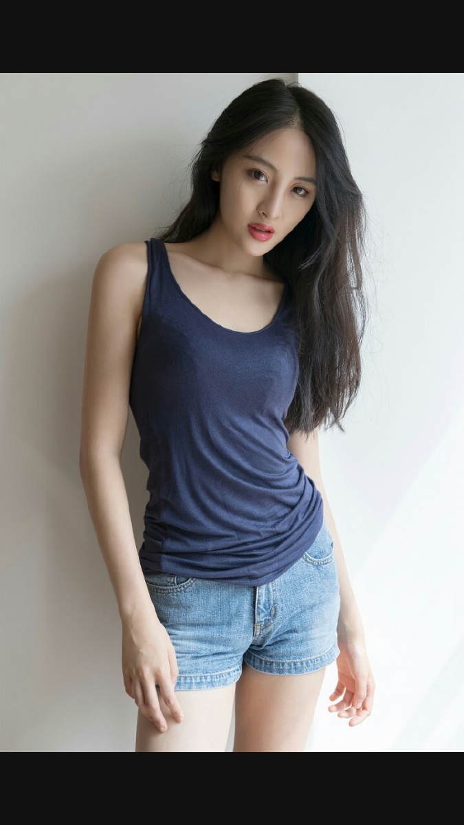 单纯可爱的美女