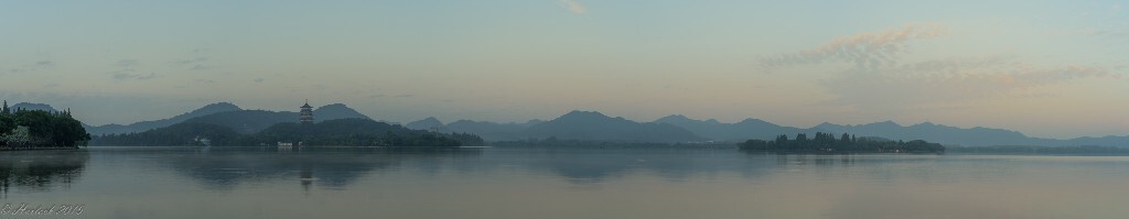 西湖拂晓