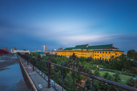 吉林大学地质宫