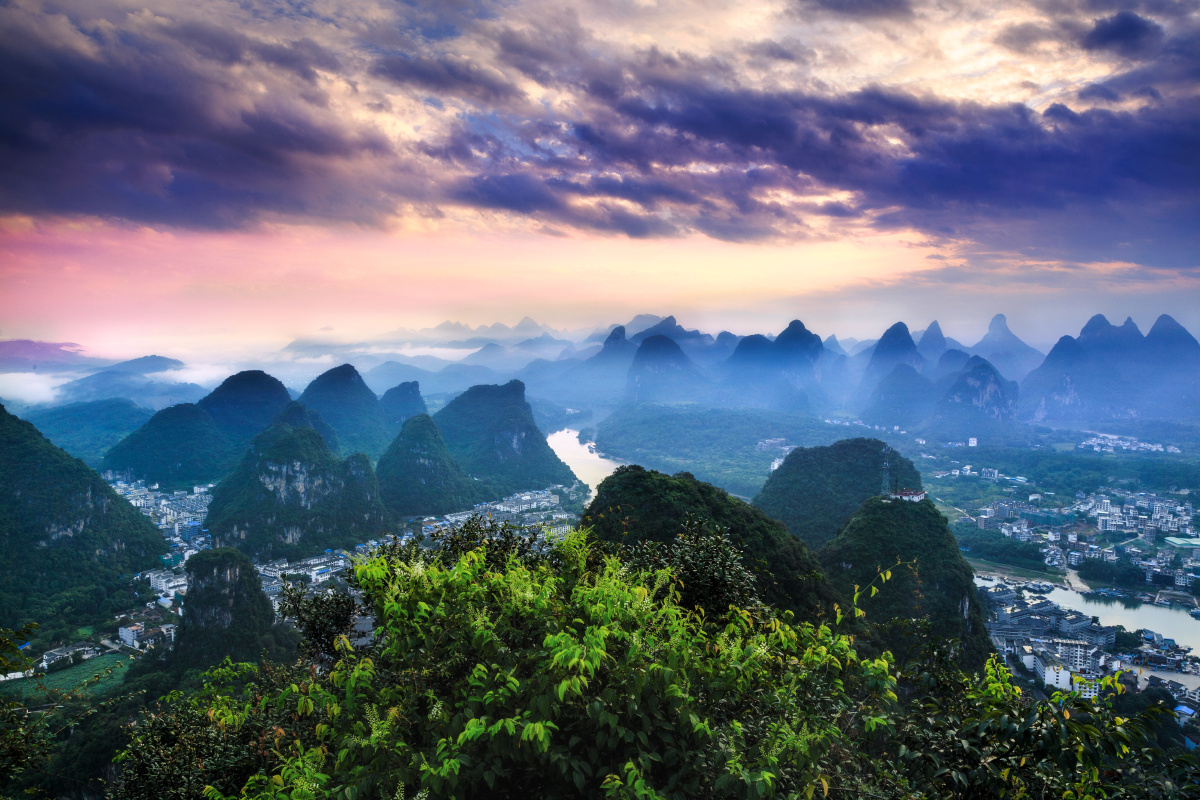 阳朔电视塔日出