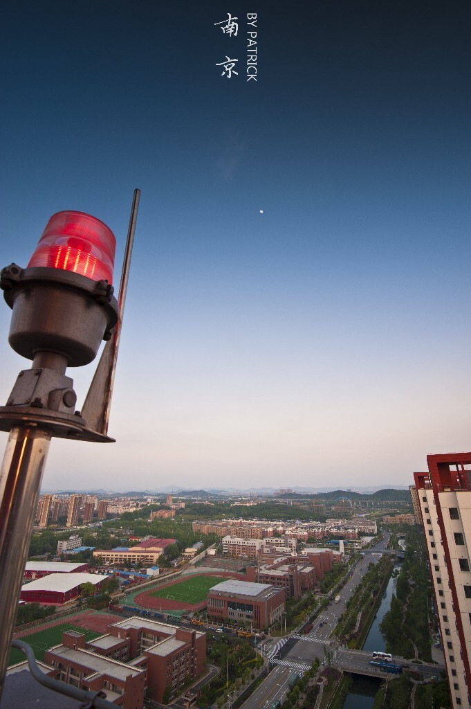 经历过噩梦一般的夜景图，终于能拍点正常点的照片了