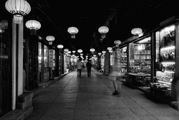 人来人往，皆为过客