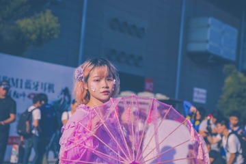 850304