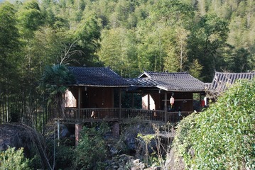 1648536