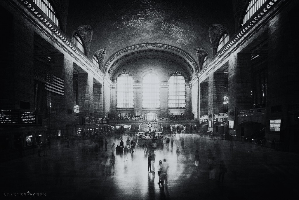 中央车站，时间胶囊。在时间的进行中，有些人还能见面心里却已经说了再见，有些人说了再见但却时刻想着见面。*纽约