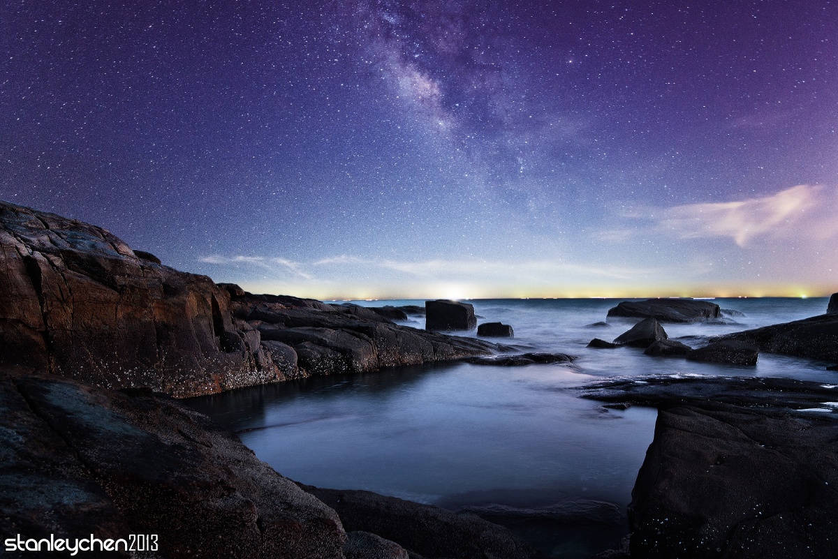 每一束星光都是照亮天界的太阳 br /> 福建崇武海岸线上的银河.