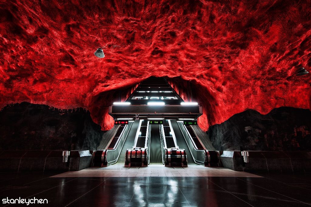 欢迎来到斯德哥尔摩怪兽电力公司，我在怪兽的肚子里。要给全欧洲地铁站的选美的话，斯京的地铁站不占到三分之一确实说不过去..