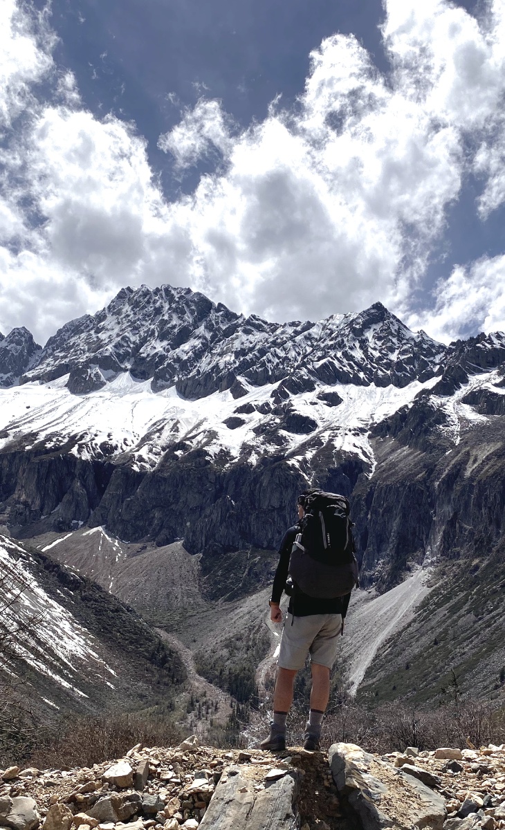 徒步雅拉雪山第二天.