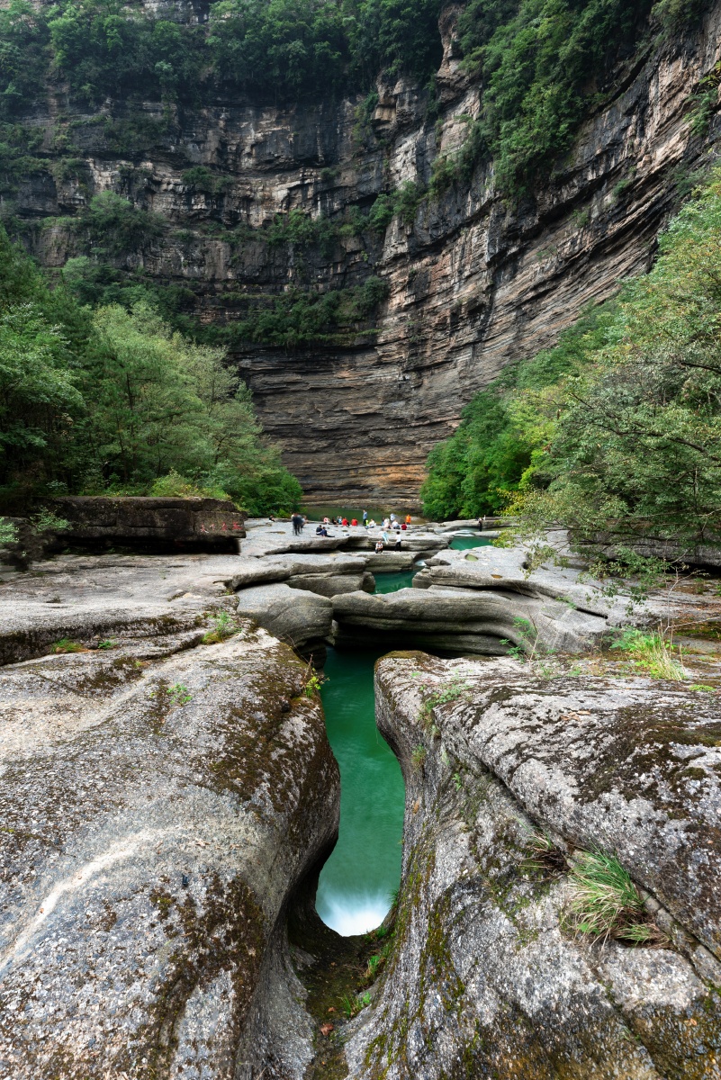 米仓山大峡谷龙潭子潜龙十八潭