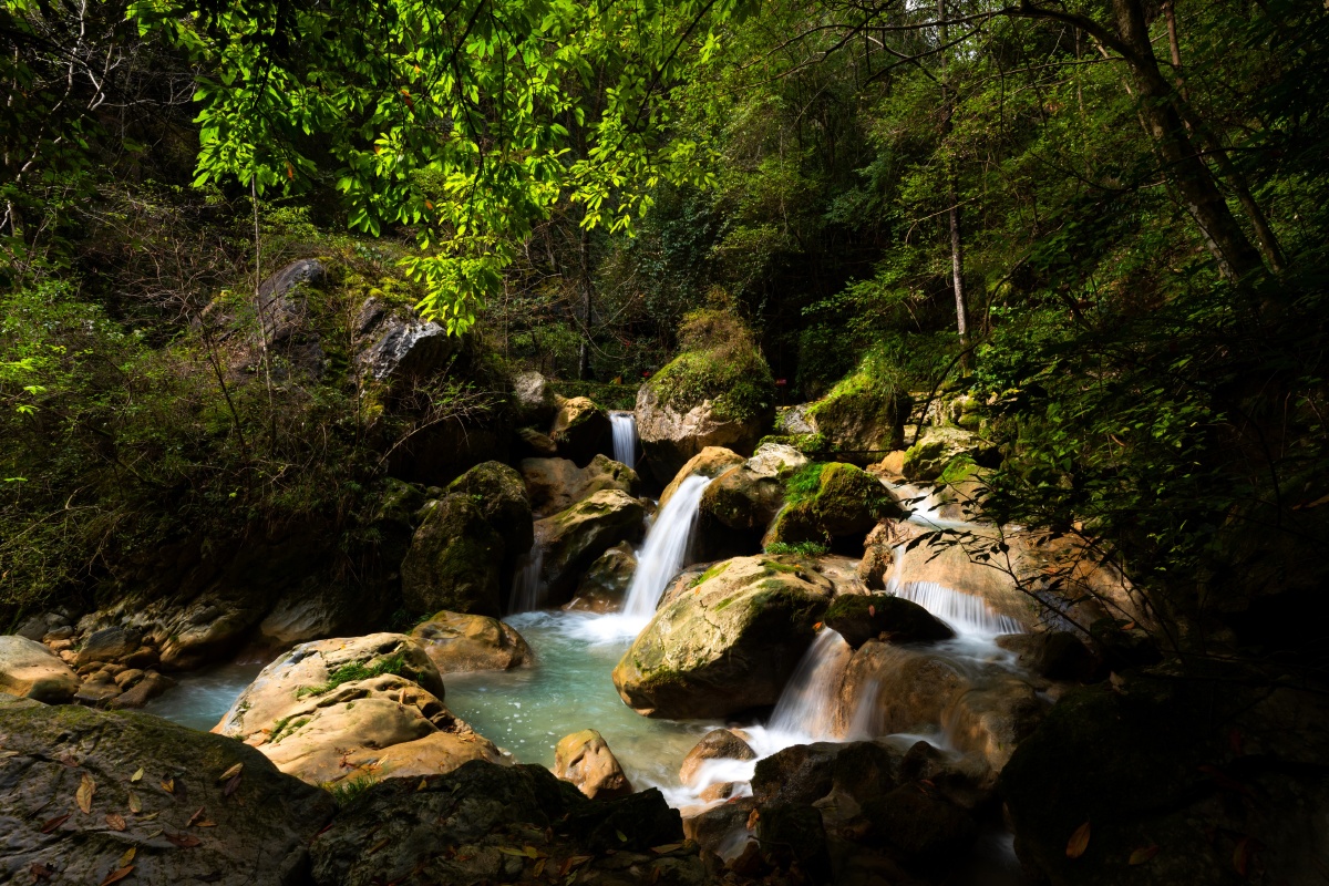 安康石泉燕山瀑布