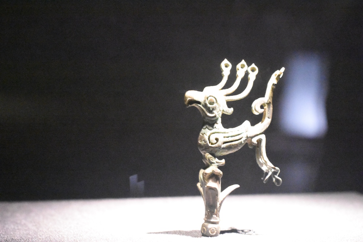 三星堆鸟形青铜器