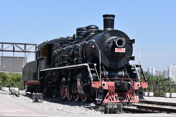 374782