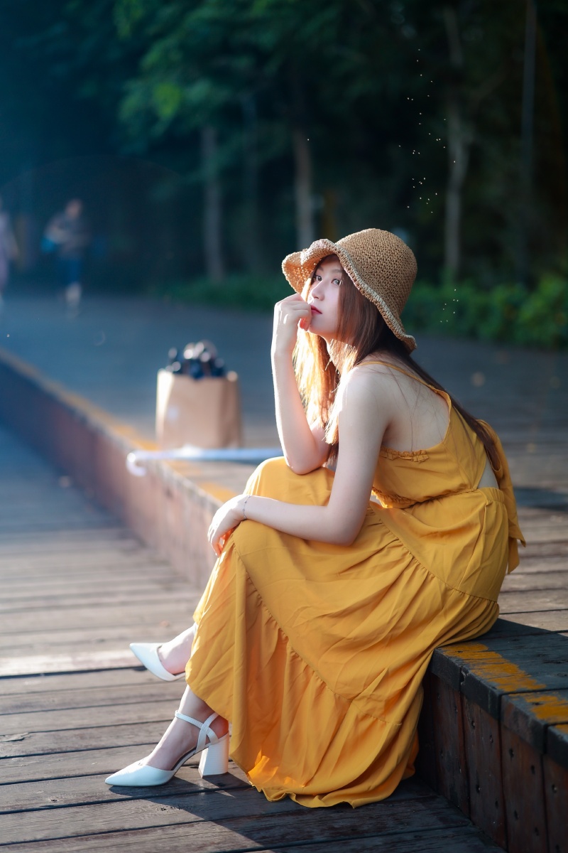 拍来拍去发现二点小结1还是拍小姐姐有意思2相机拍人像不用闪光灯不如