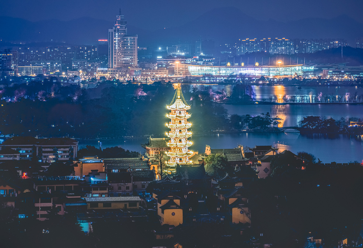 南朝四百八十寺之首刹鸡鸣寺一座鸡鸣寺悠悠古人心自朱元璋重建寺院并