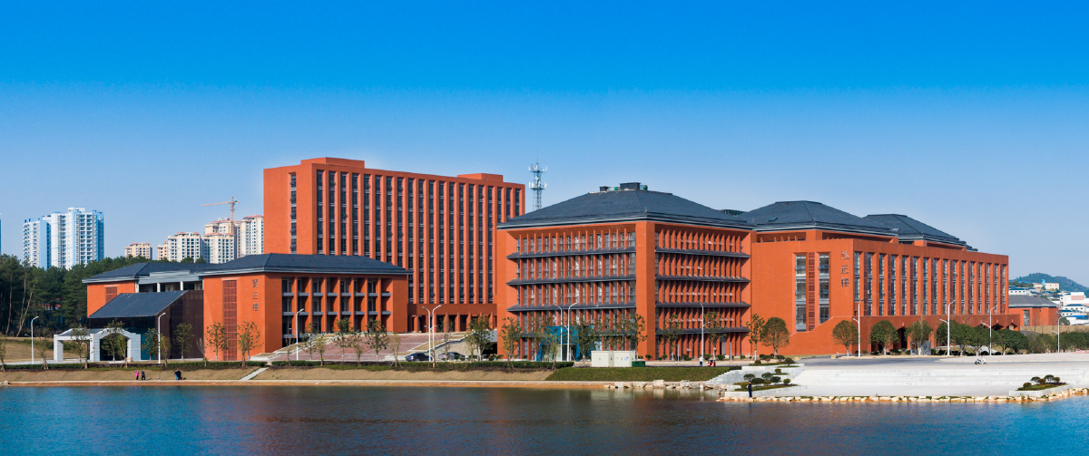 一如既往的花溪!