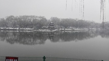 陶然亭内